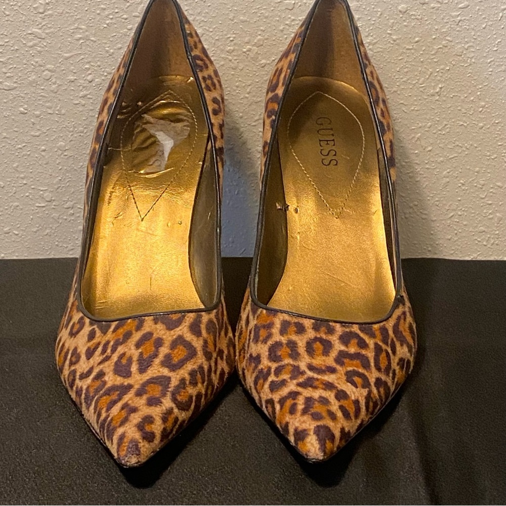 Guess Farren Leopard Cheetah Calf Hair Classy Pumps Heels Dress Shoes size 8